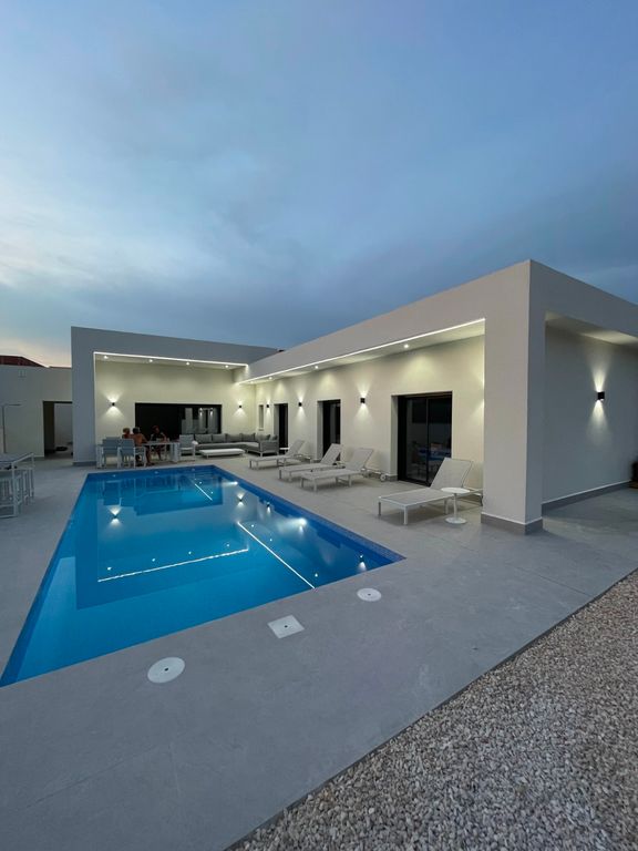 Property thumbnail 6