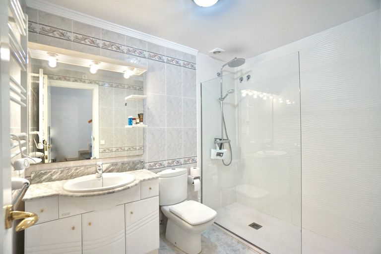 Property thumbnail 24