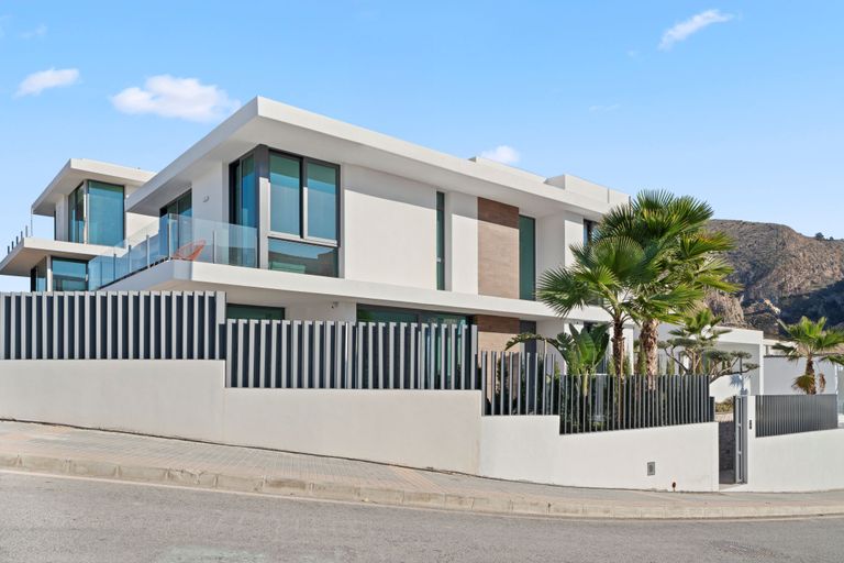 Property thumbnail 1