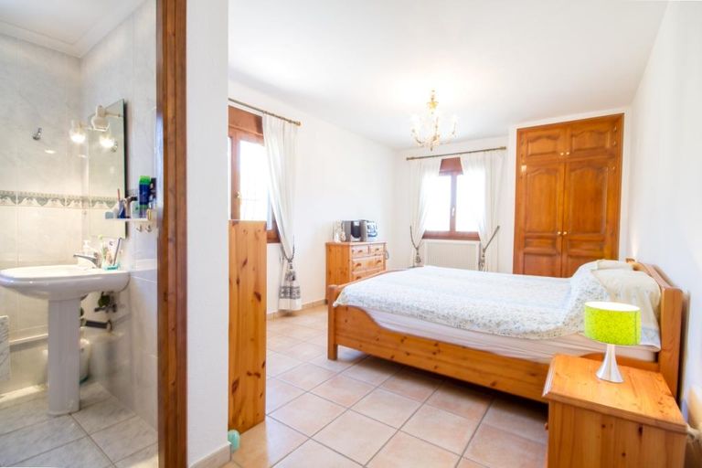 Property thumbnail 12