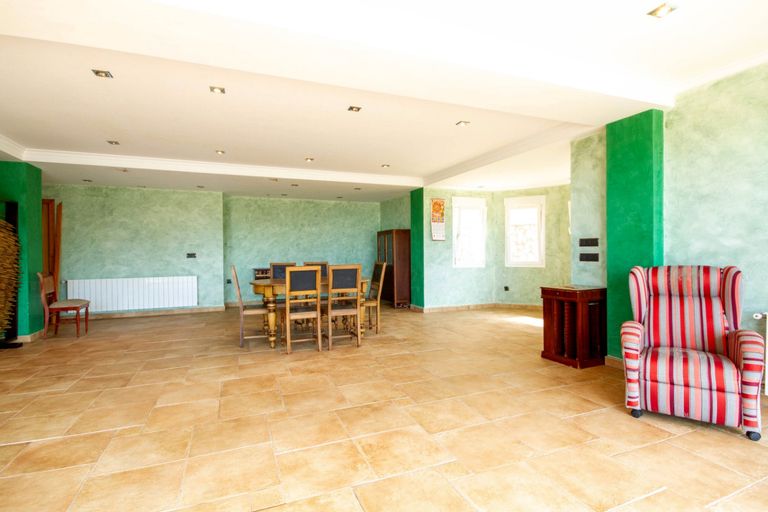 Property thumbnail 11
