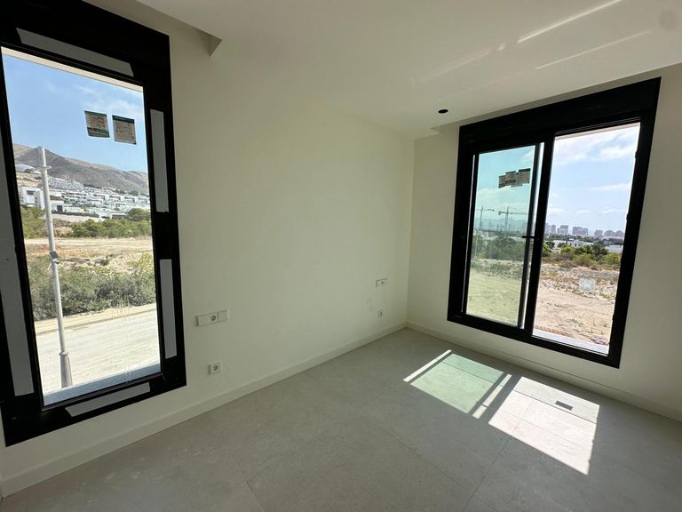 Property thumbnail 16