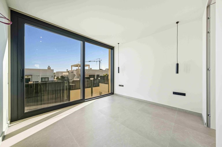 Property thumbnail 11