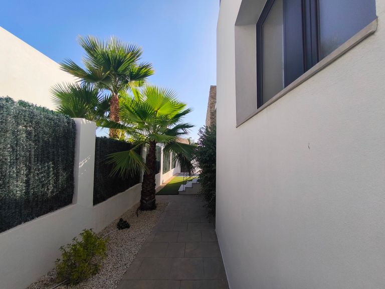 Property thumbnail 3