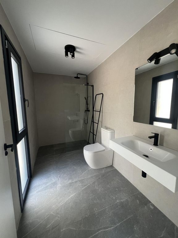 Property thumbnail 11
