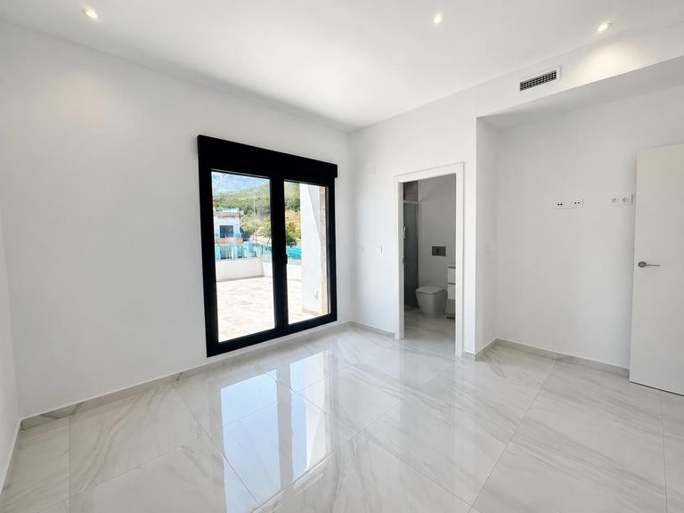 Property thumbnail 17