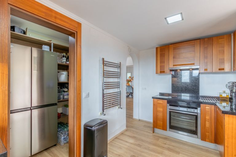 Property thumbnail 11