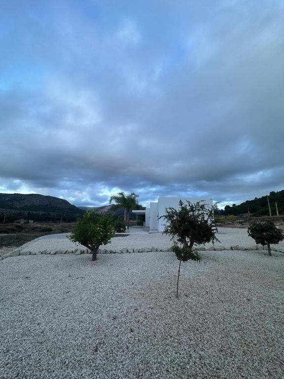 Property thumbnail 24