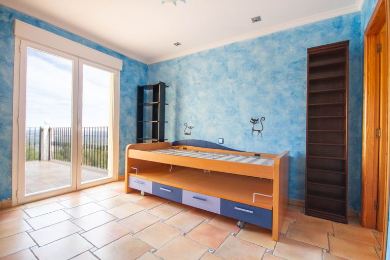 Property thumbnail 6