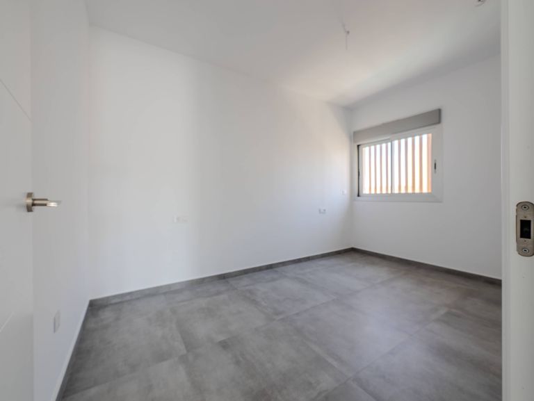 Property thumbnail 23