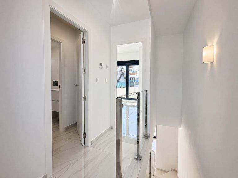 Property thumbnail 12