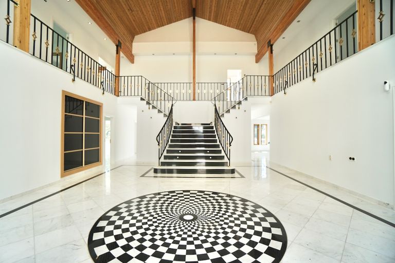 Property thumbnail 9