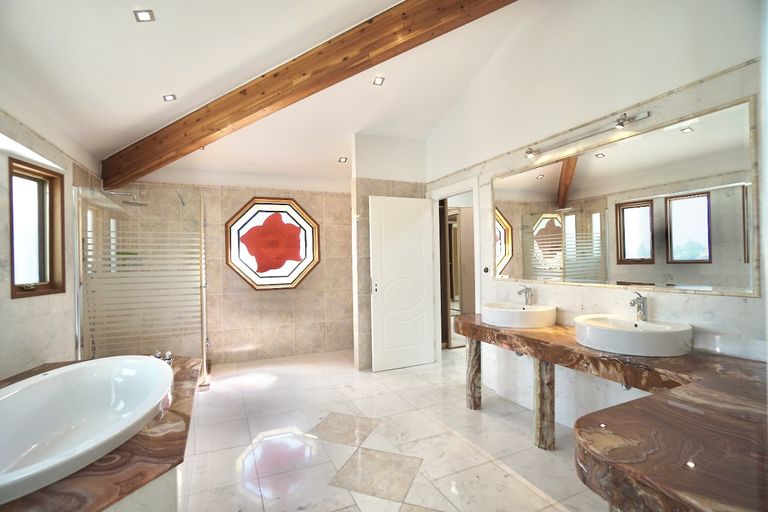 Property thumbnail 36