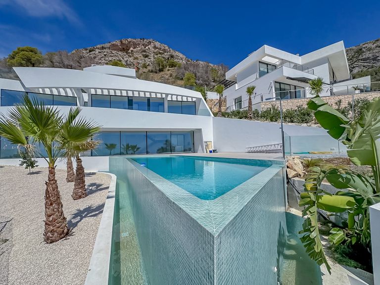 Property thumbnail 3