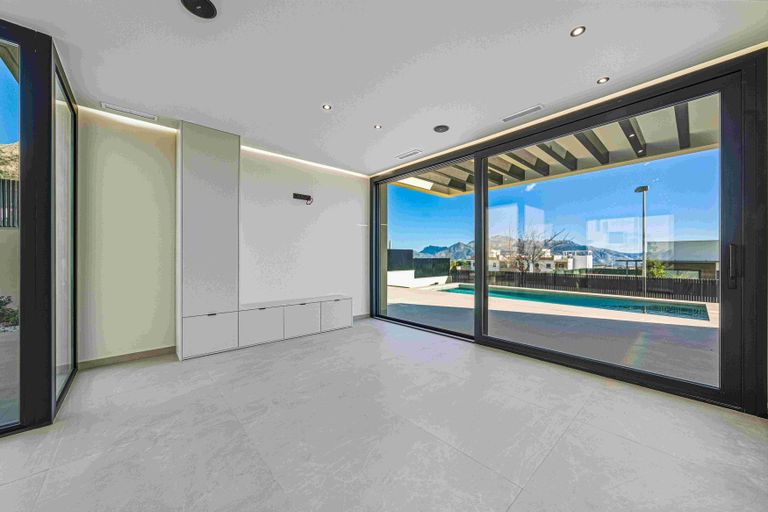 Property thumbnail 6