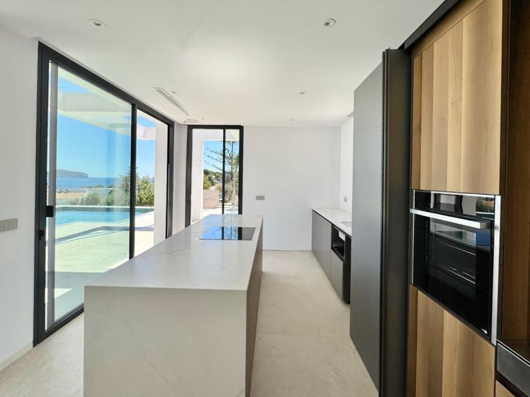 Property thumbnail 6