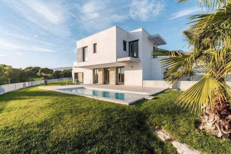 3 bedroom House / Villa in Sierra Cortina, Costa Blanca - Property TC68223