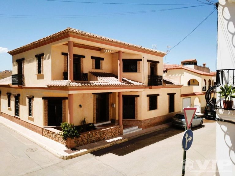 Property thumbnail 1