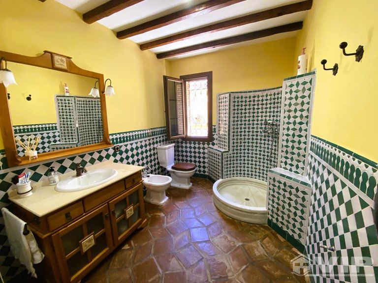 Property thumbnail 9