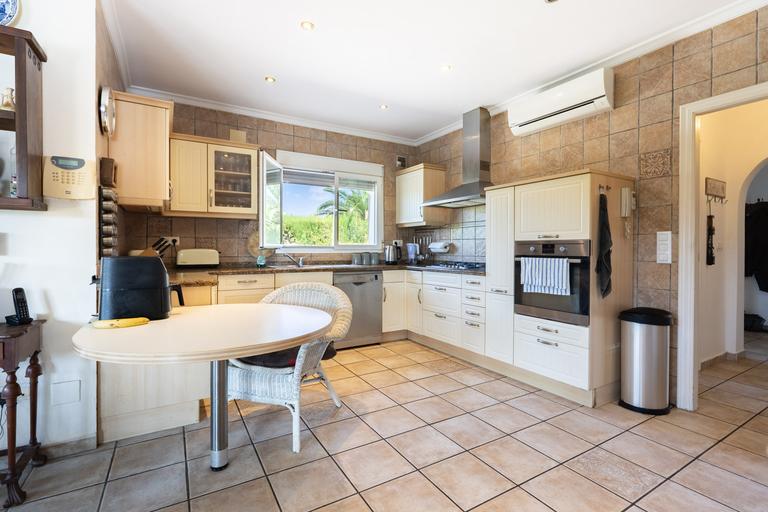 Property thumbnail 8