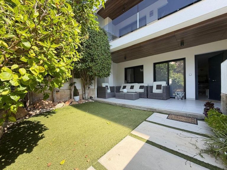 Property thumbnail 1
