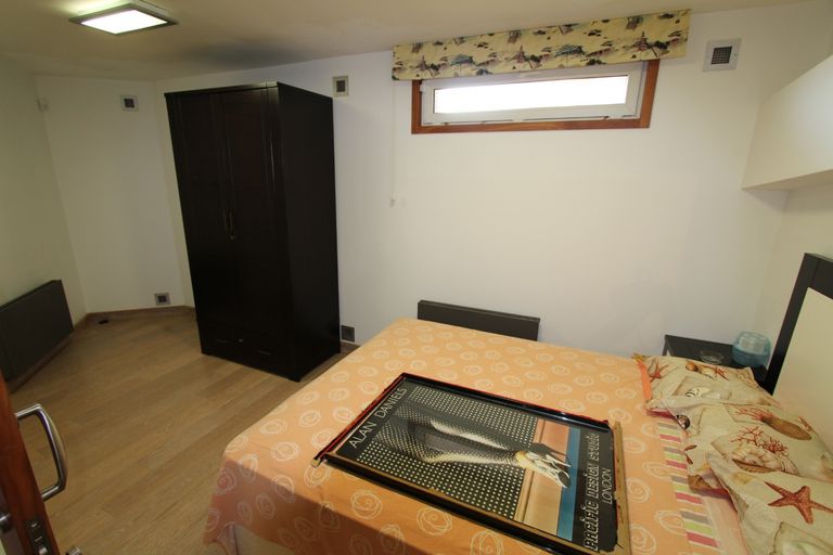 Property thumbnail 25