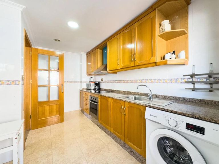 Property thumbnail 6