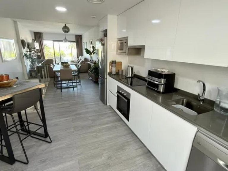 Property thumbnail 11