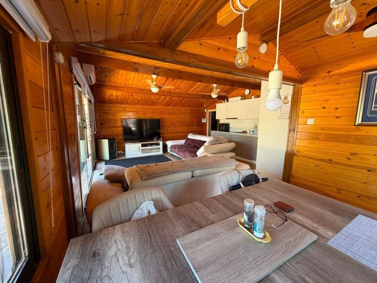 Property thumbnail 9