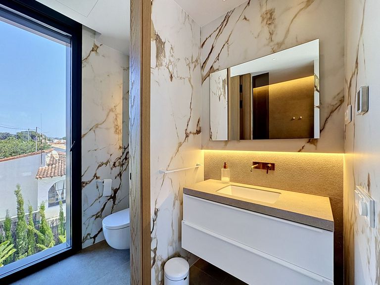 Property thumbnail 34