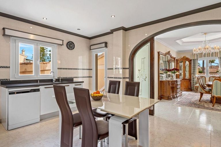 Property thumbnail 13