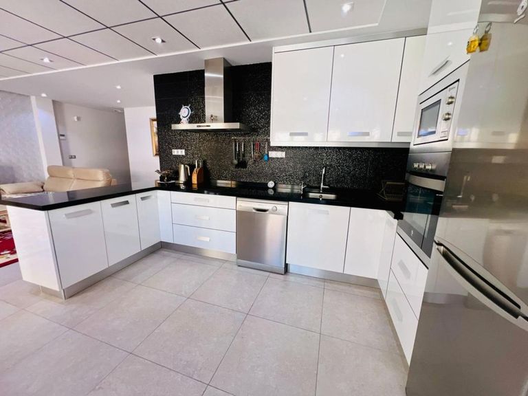 Property thumbnail 4