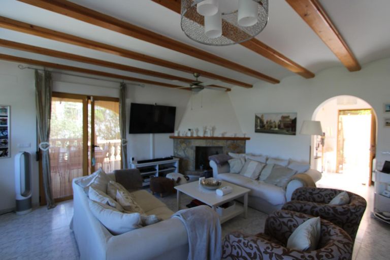 Property thumbnail 3