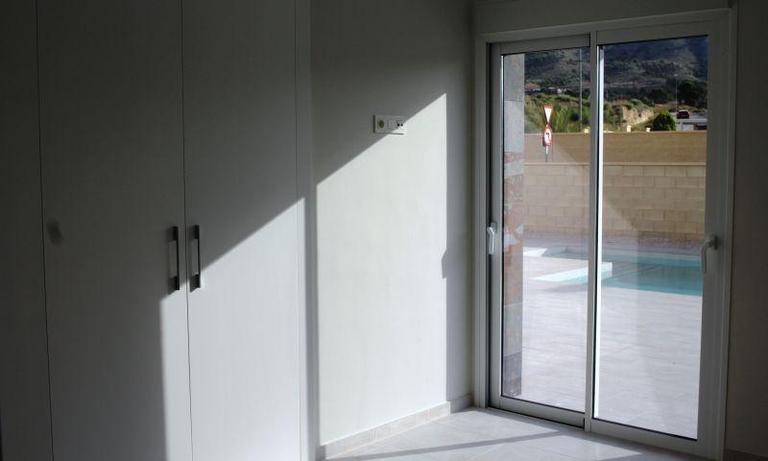 Property thumbnail 12