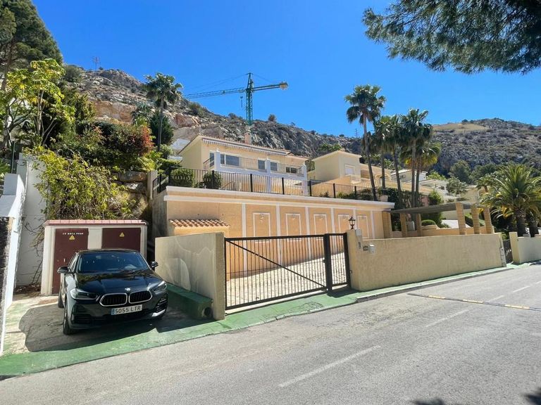 Property thumbnail 6