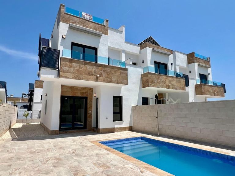3 bedroom House / Villa in Costa Blanca, Costa Blanca - Property VC640244
