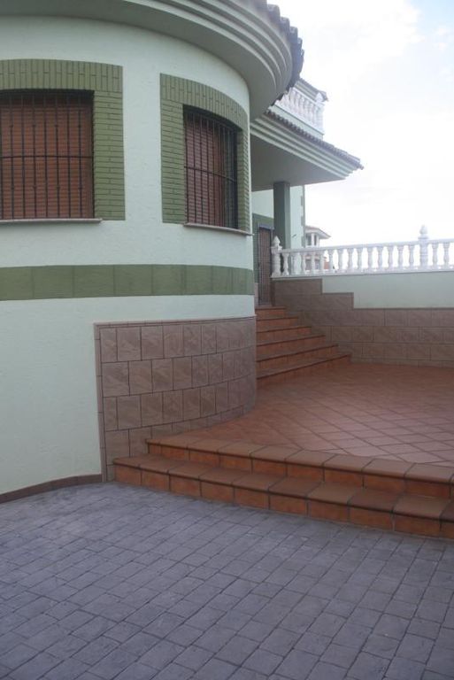 Property thumbnail 3