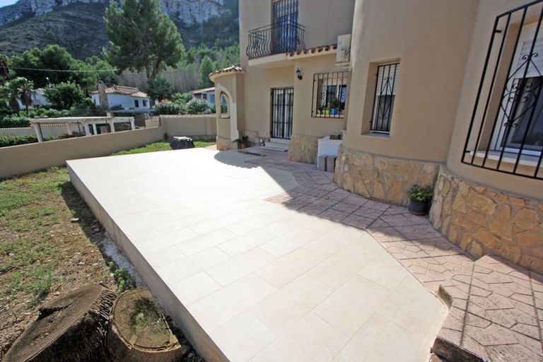 Property thumbnail 3