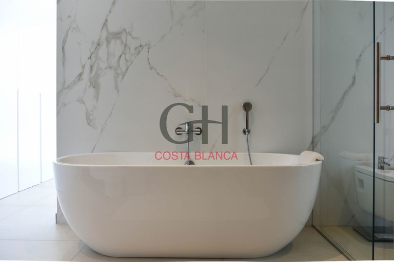 Property thumbnail 36