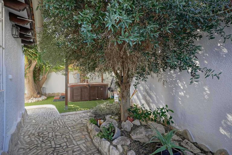 Property thumbnail 26