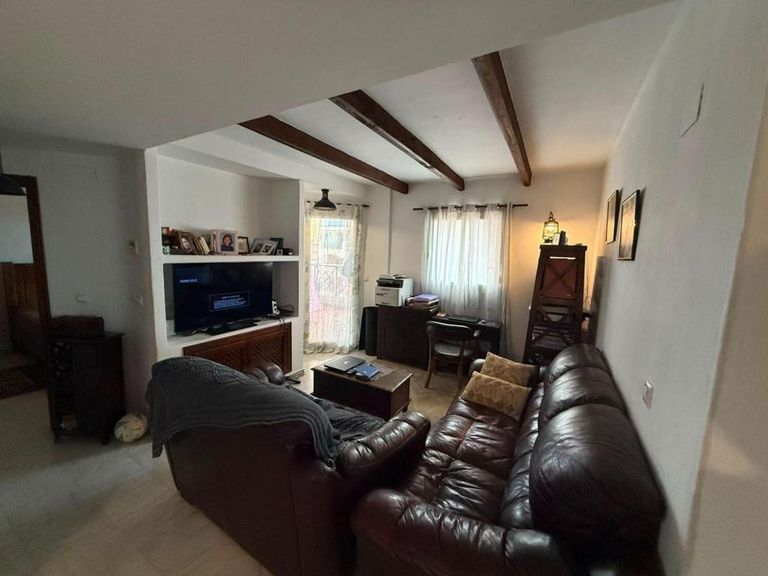 Property thumbnail 11