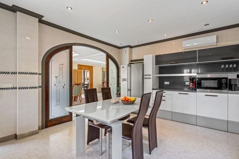 Property thumbnail 12