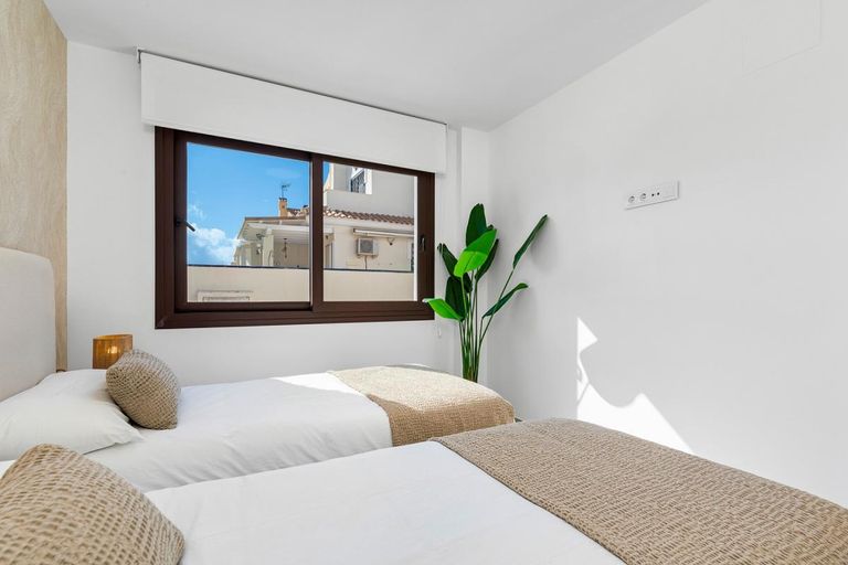 Property thumbnail 13