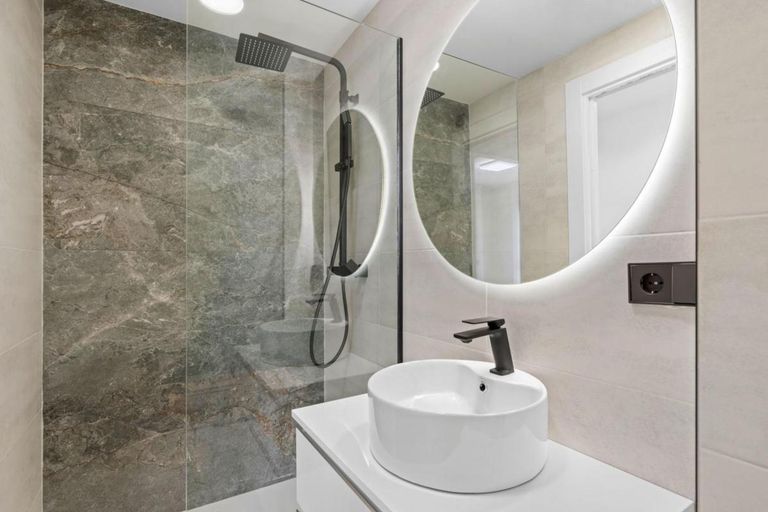 Property thumbnail 9