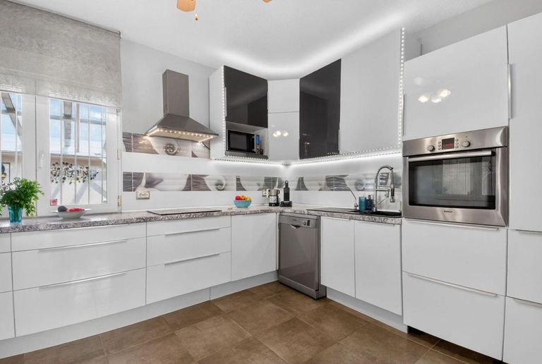 Property thumbnail 8