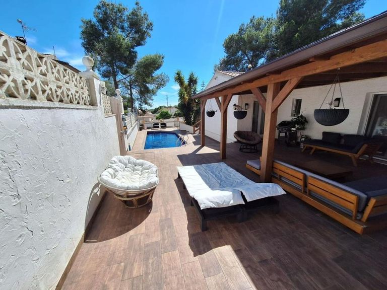 Property thumbnail 2