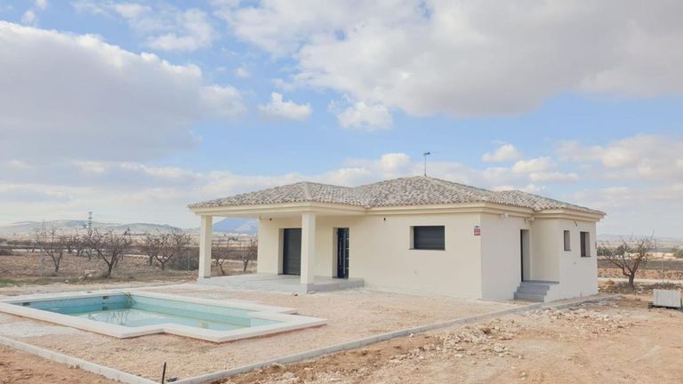 Property thumbnail 1