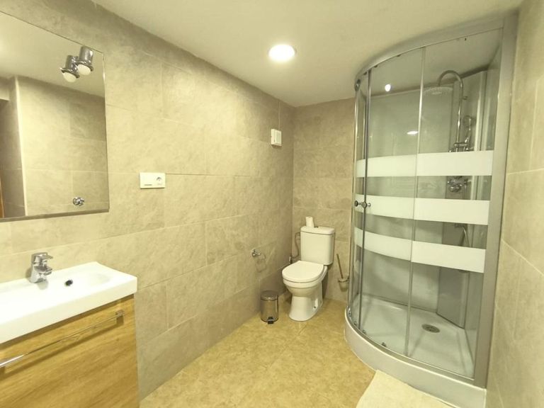 Property thumbnail 28