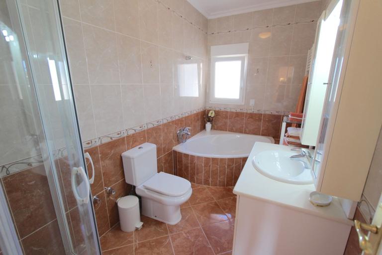 Property thumbnail 37