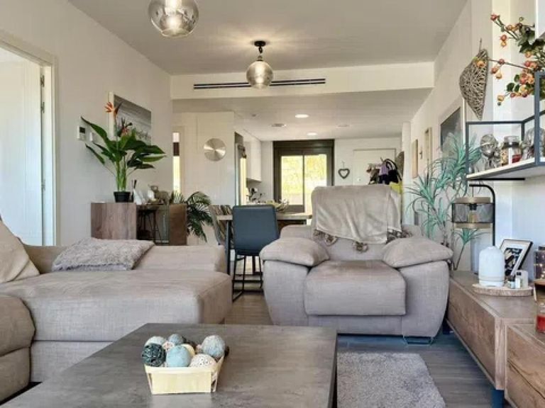 Property thumbnail 1